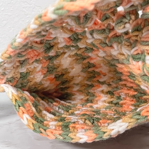 Peach Crochet Wristlet Clutch - Picture 10 of 11